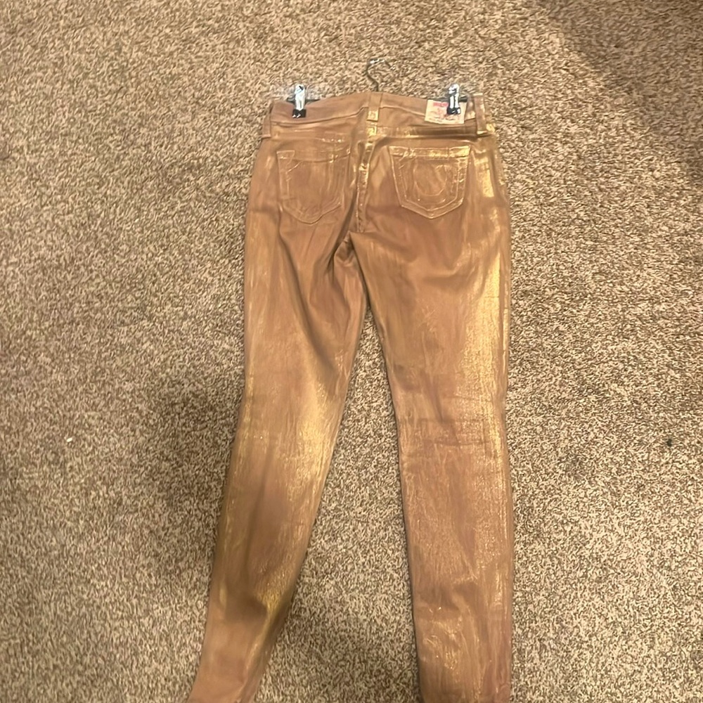 Metallic gold Malle True Religion jeans! Size 28